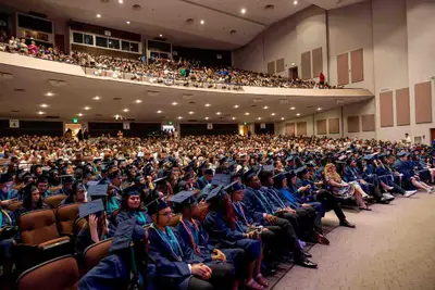 выпускной зал